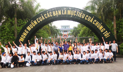 Đoàn cán bộ, giáo viên và học sinh trường Phổ thông dân tộc bán trú THCS Đồng Hỷ thăm và làm việc với trường CĐ Kinh tế-Tài chính Thái Nguyên.